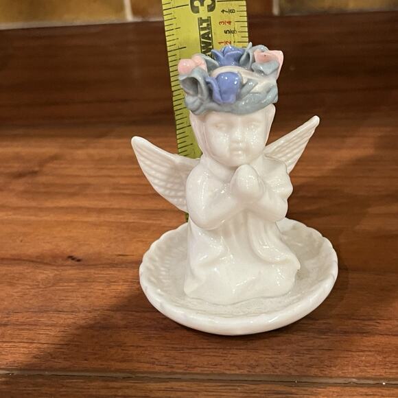 Vintage Porcelain Praying Angel Cherub Kneeling Ring Jewelry Holder Figurine - Picture 6 of 6